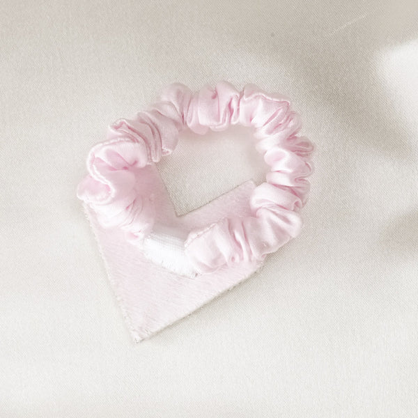 Embellished Heart Ponytail Holder - Pink