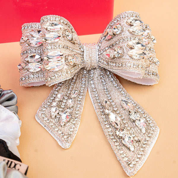 Glitzy Gift Box with 1 Knotted Hair Band, 1 Crystal Hair Bow, 4 Hair Pins & 4 Scrunchies - Silver