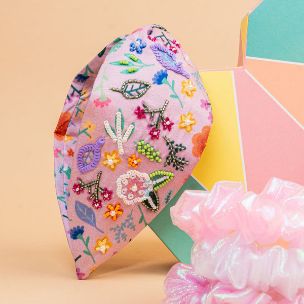 Dusty Rose Floral Gift Box with 1 Knotted Hair Band, 1 Puff Hair Band, 4 Hair Pins & 5 Scrunchies